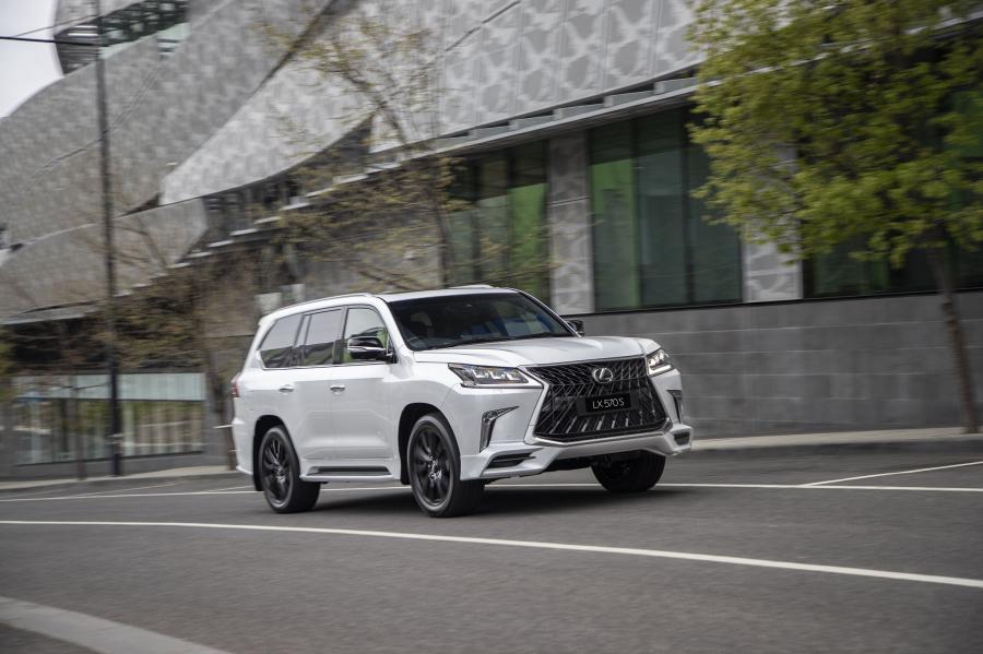  Lexus LX570 S (URJ200) 2018 года  (AU) (фото 4 из 8)
